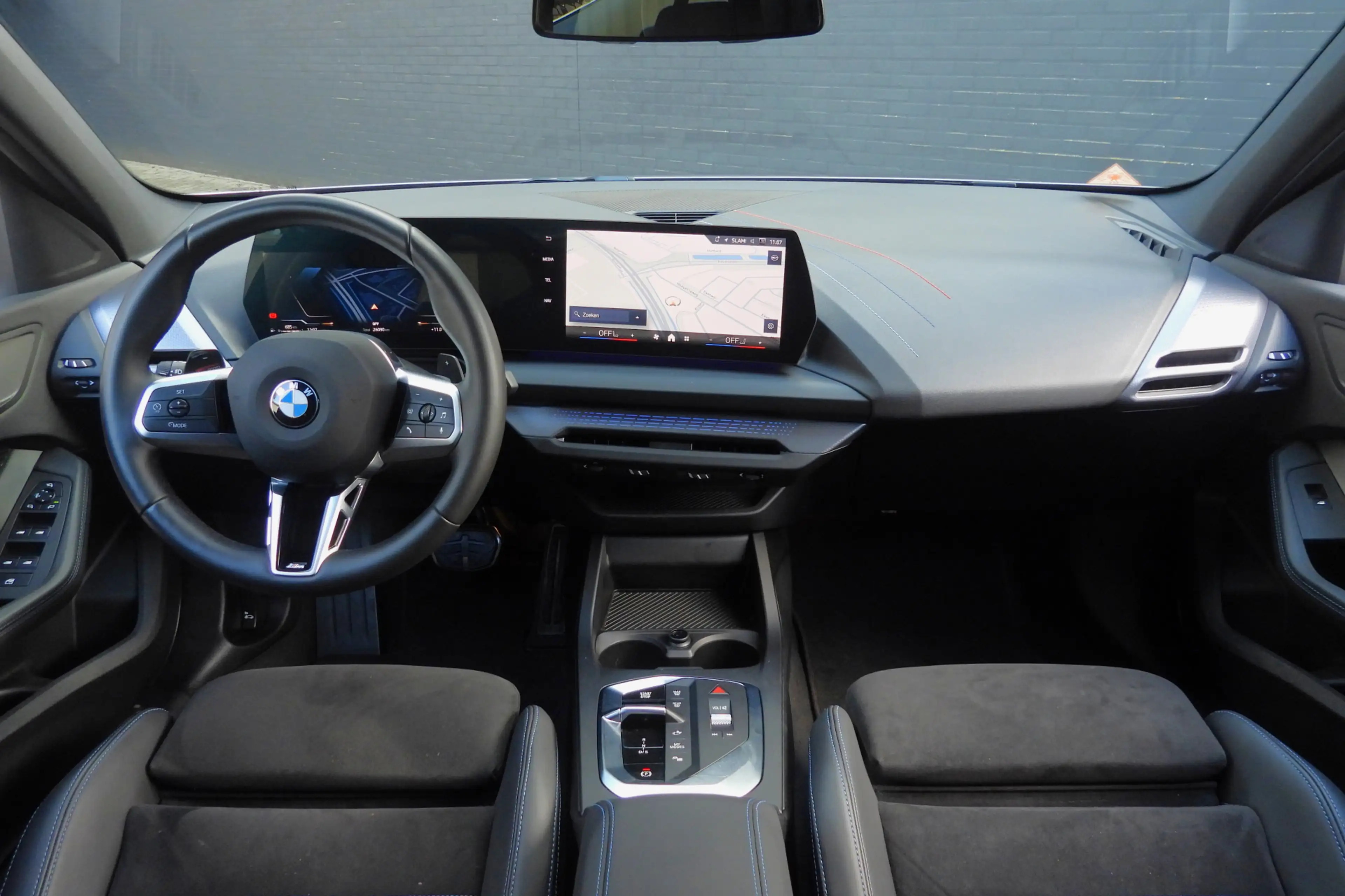 BMW 120 1 Serie M Sport Automaat / Sportstoelen / Achterui — photo 3