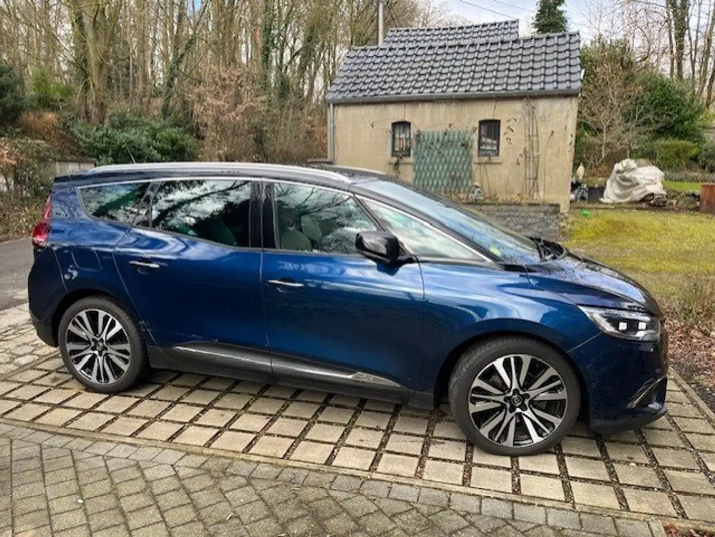 Renault Grand Scenic Grand Scénic 1.7 Blue dCi Initiale Paris EDC ) Bleu - 2