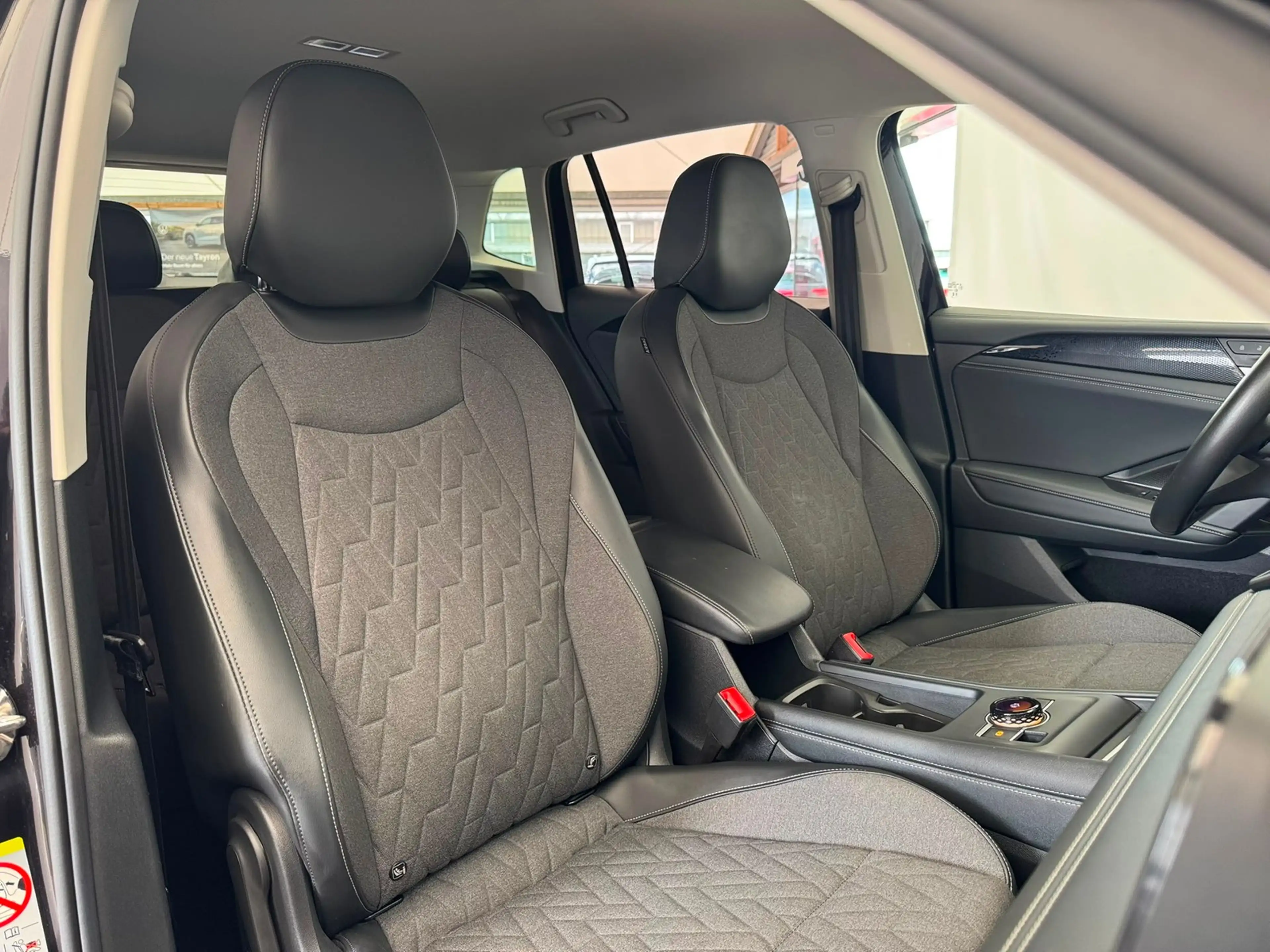 Volkswagen Tiguan Life 2.0 TDI DSG+AHK+RFK+ACC+NAVI+LED — photo 13