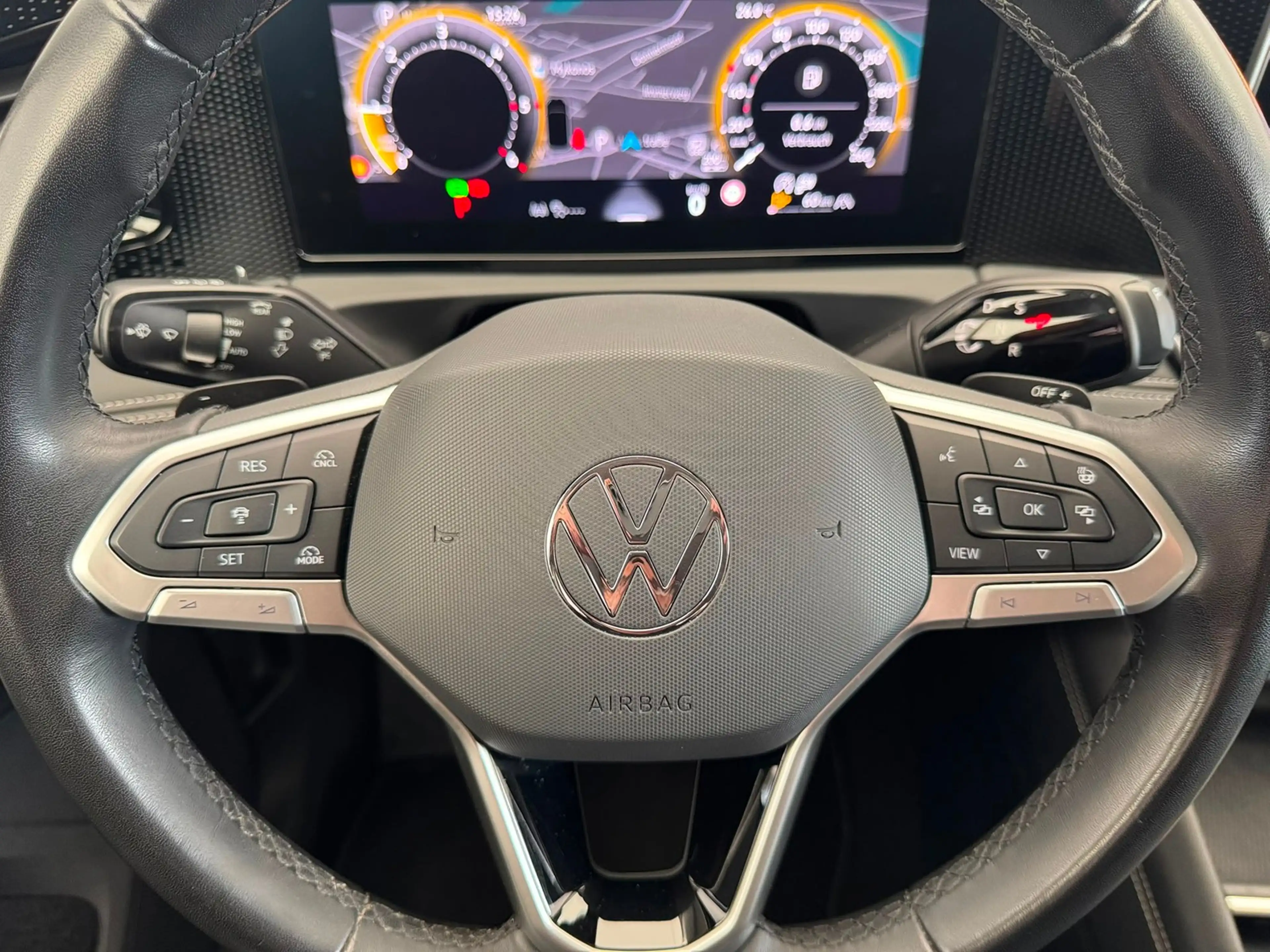 Volkswagen Tiguan Life 2.0 TDI DSG+AHK+RFK+ACC+NAVI+LED — photo 9