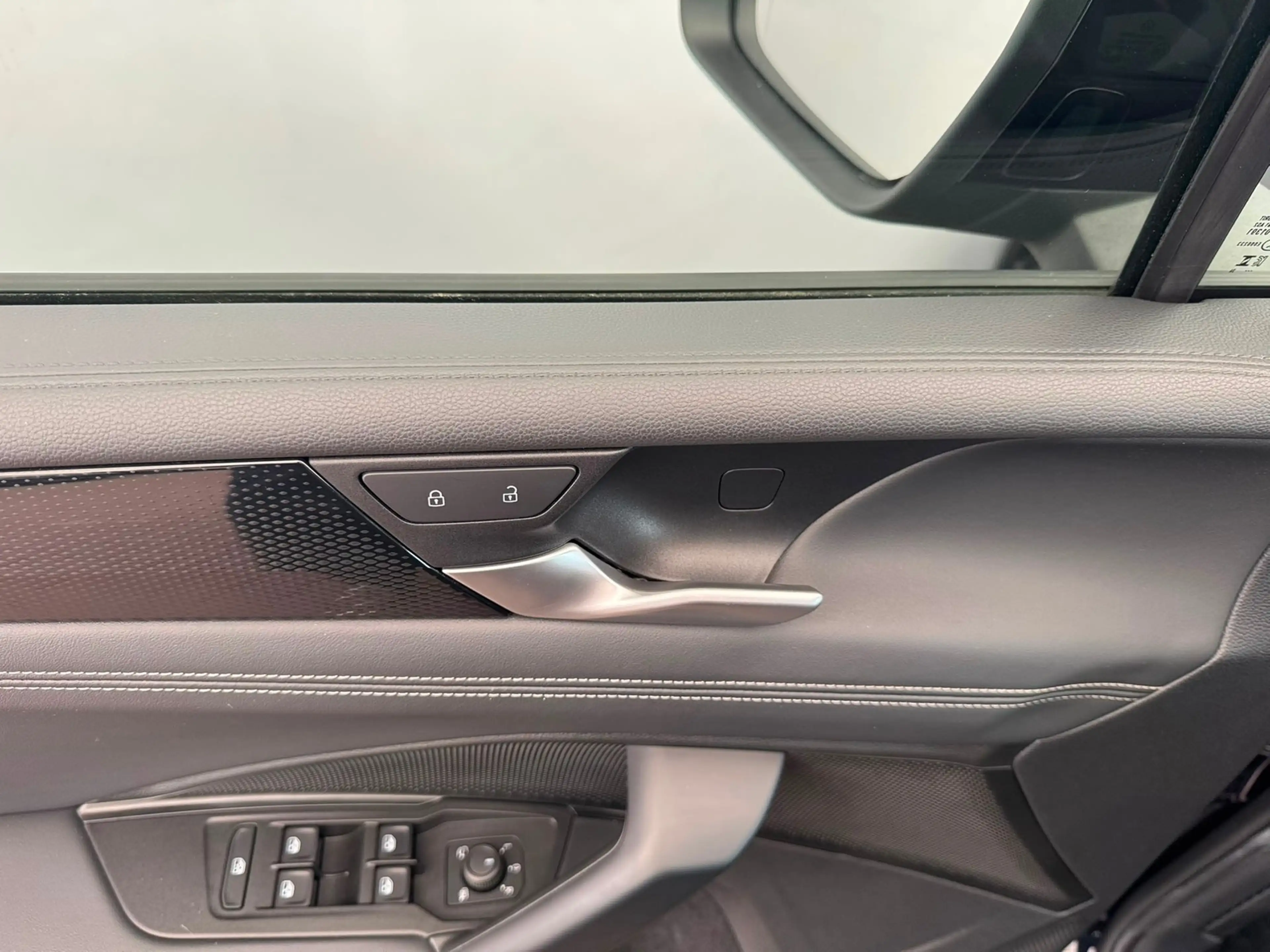Volkswagen Tiguan Life 2.0 TDI DSG+AHK+RFK+ACC+NAVI+LED — photo 10