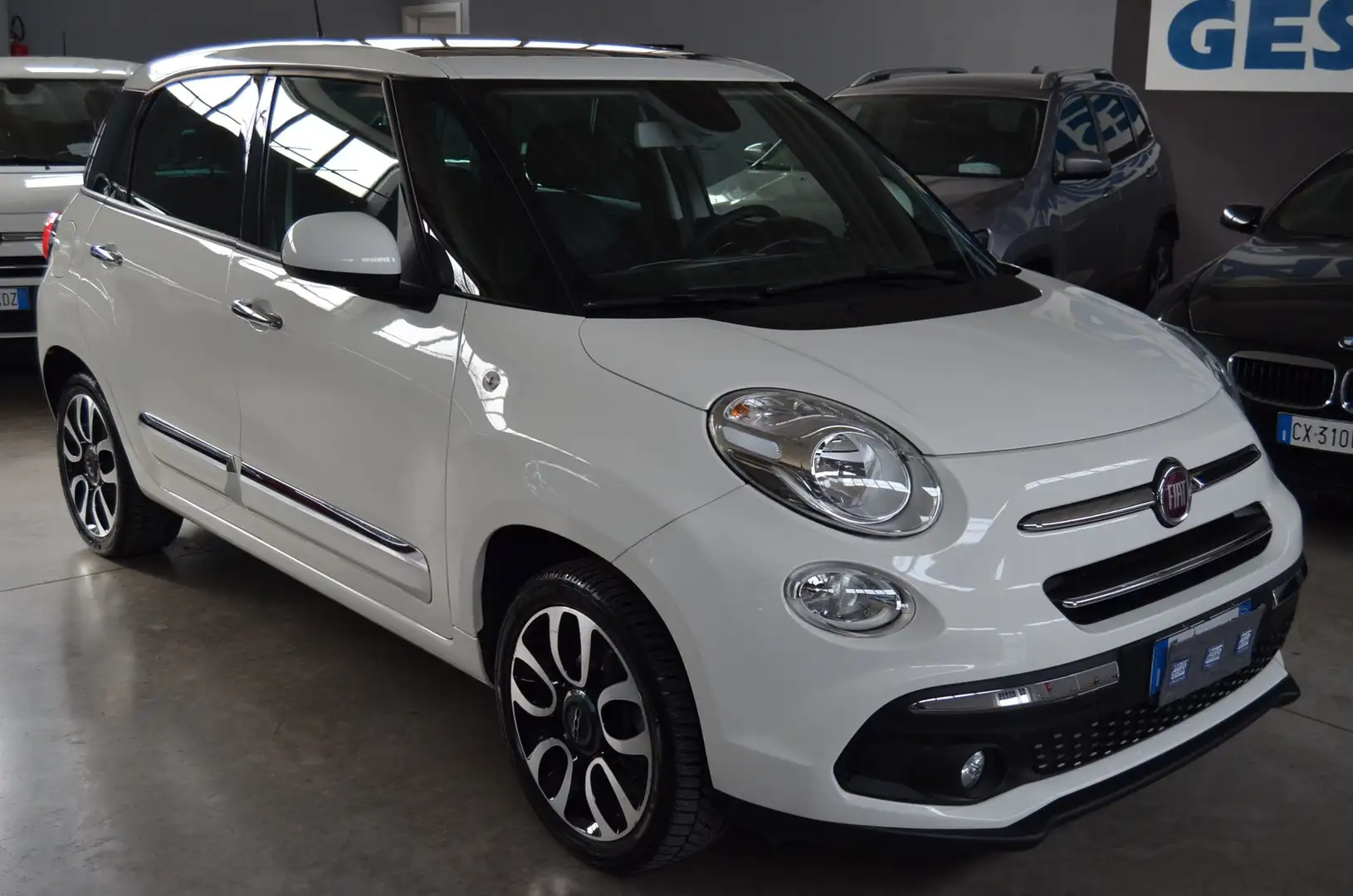Fiat 500L 500L 1.3 mjt Lounge 95cv my19 Neopatentati Bianco - 1