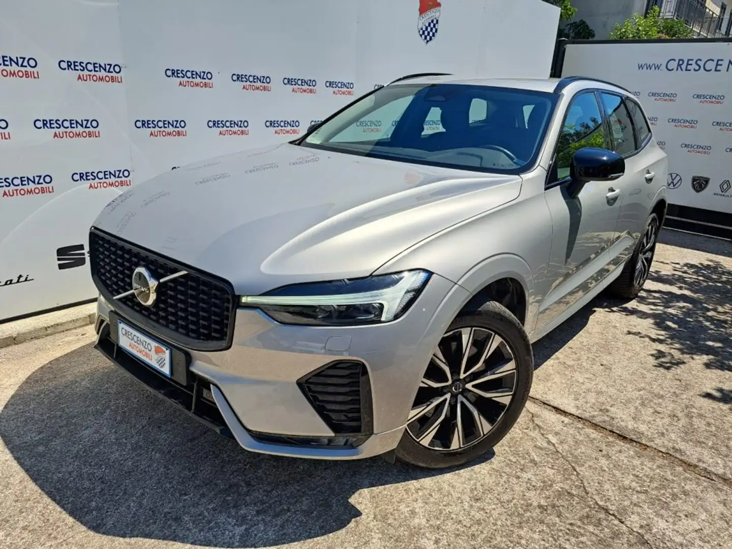 Volvo XC60 B4 Diesel ibrida Plus Dark - AZIENDALE Gris - 1