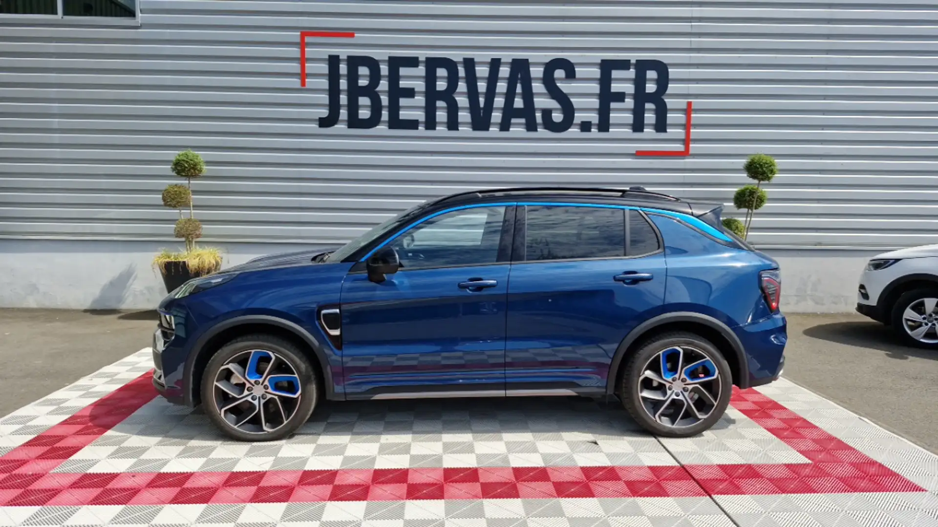 Lynk & Co 01 1.5 PHEV 261 CH DCTH7 Bleu - 1