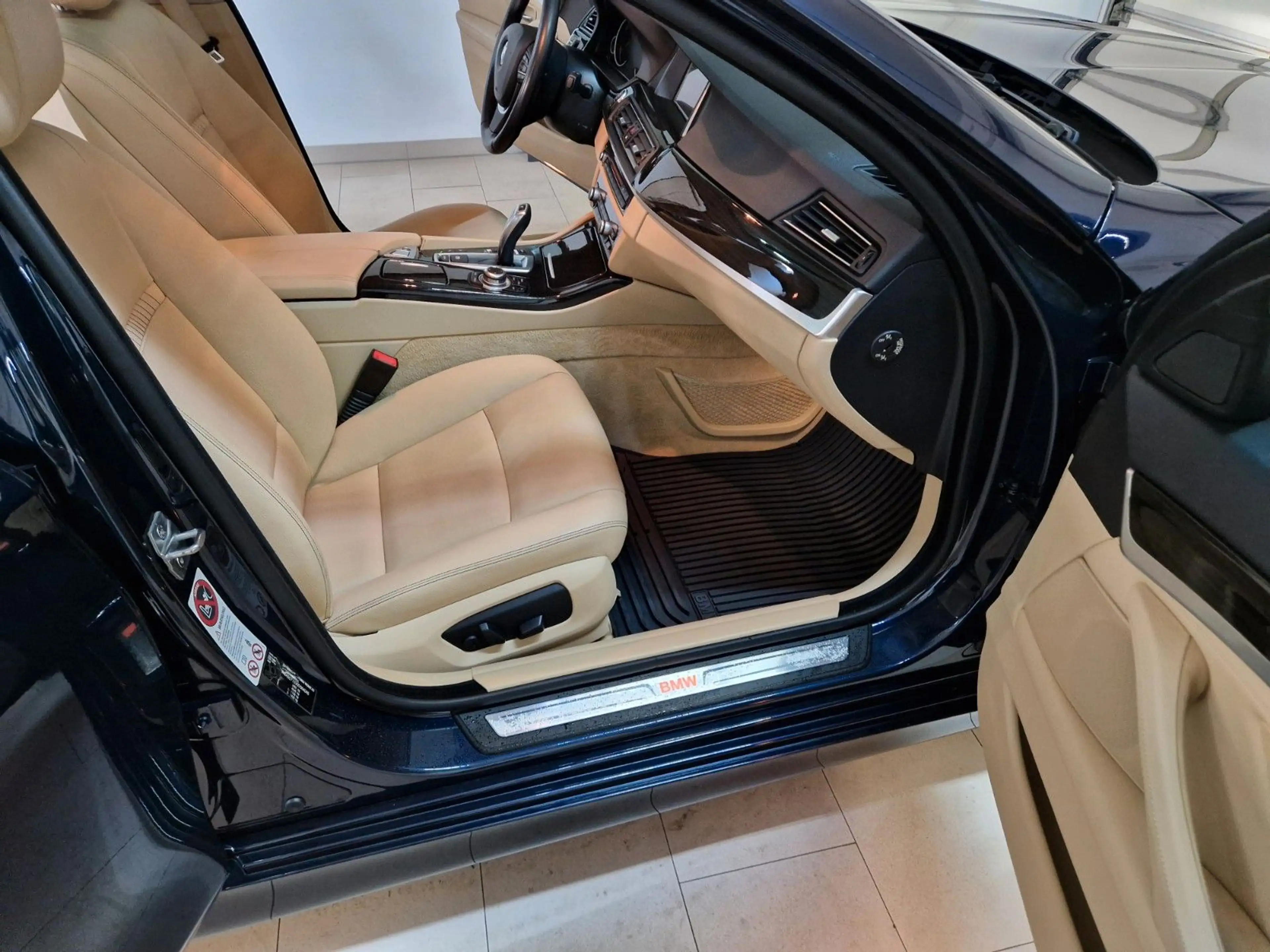 BMW 528 i xDrive Touring/Automatik/Standheizung — photo 11