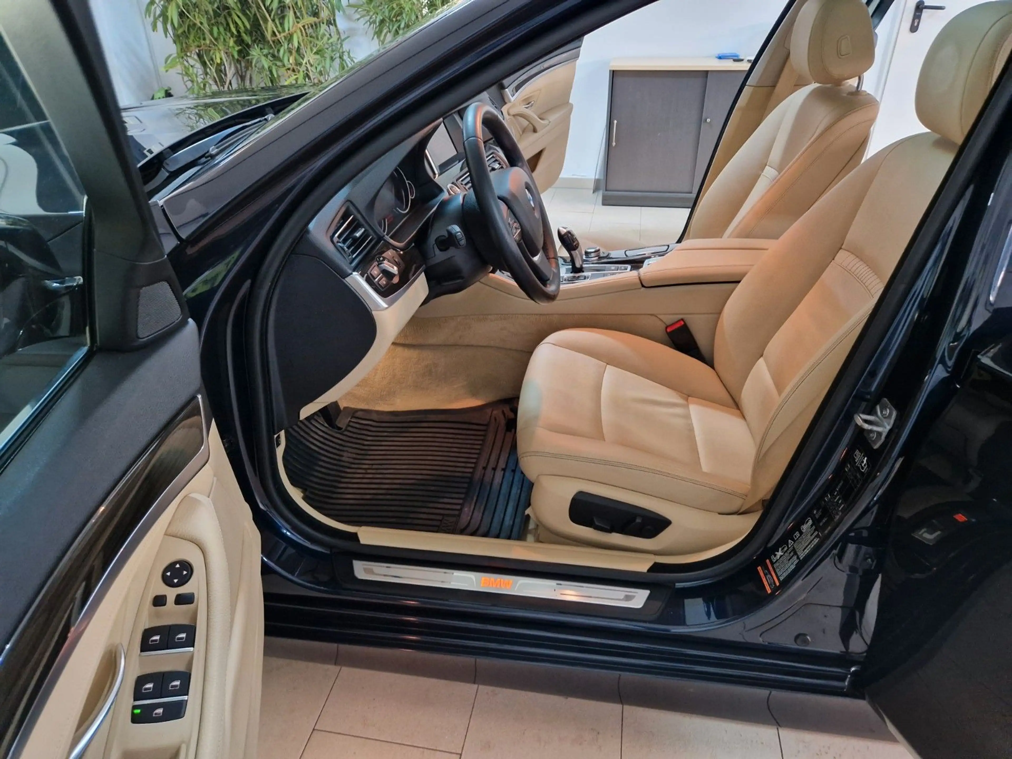 BMW 528 i xDrive Touring/Automatik/Standheizung — photo 10