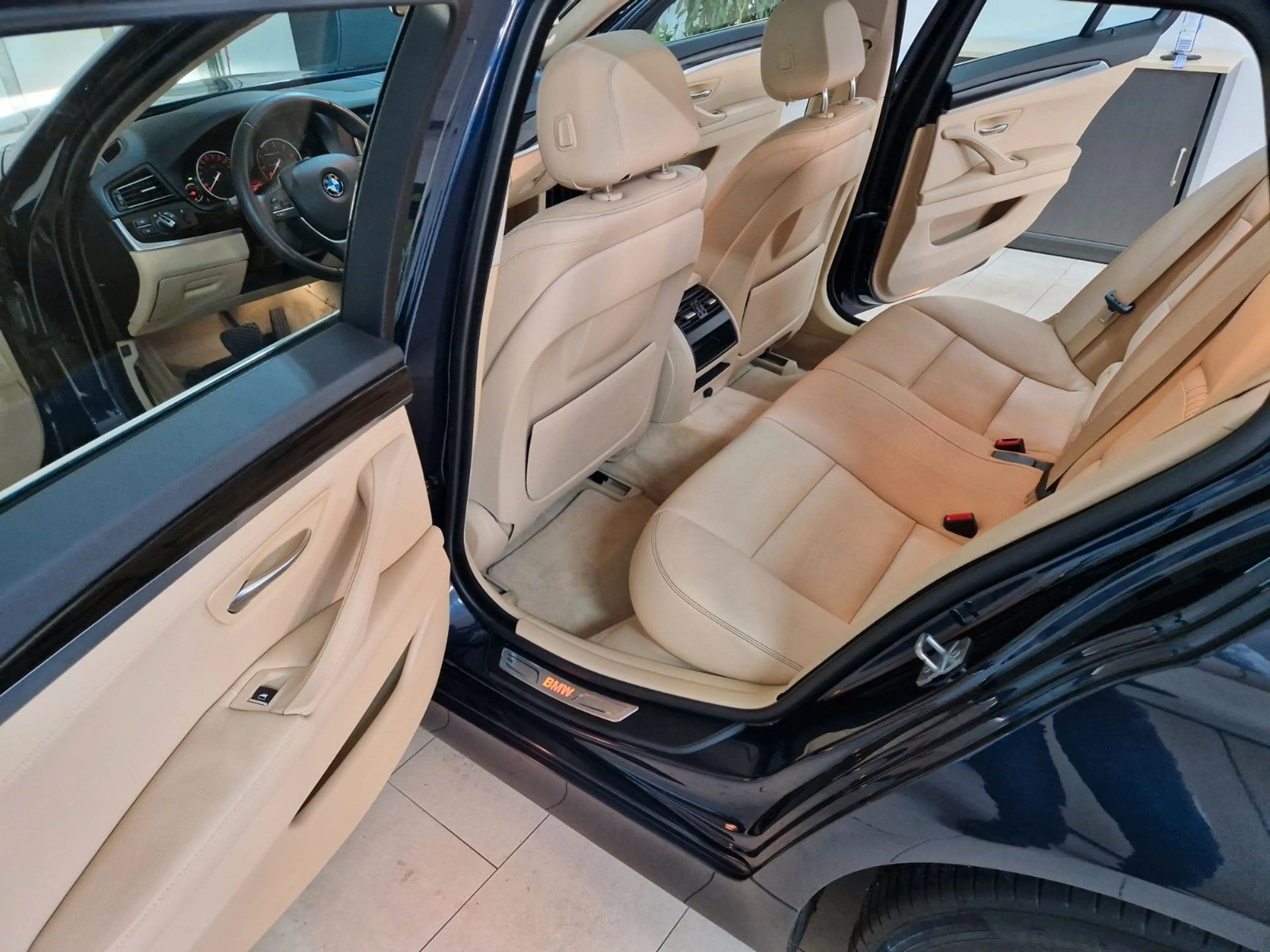 BMW 528 i xDrive Touring/Automatik/Standheizung — photo 13
