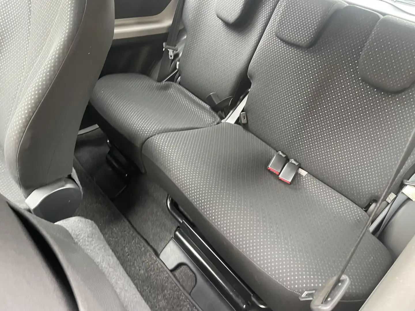 Toyota Yaris 3p 1.3 dual Sol - 2