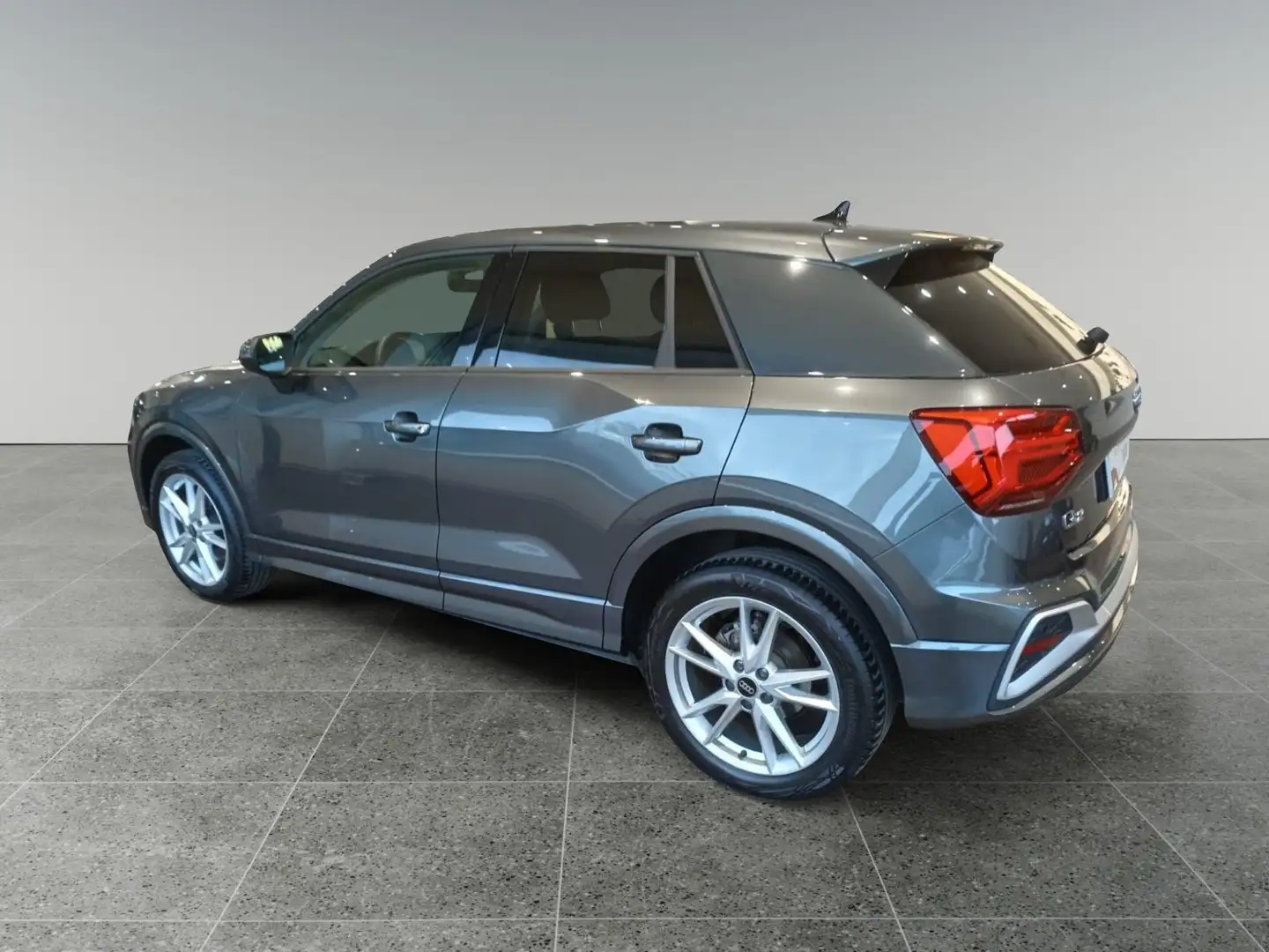 Audi Q2 35 TDI S tronic S line edition Gris - 2