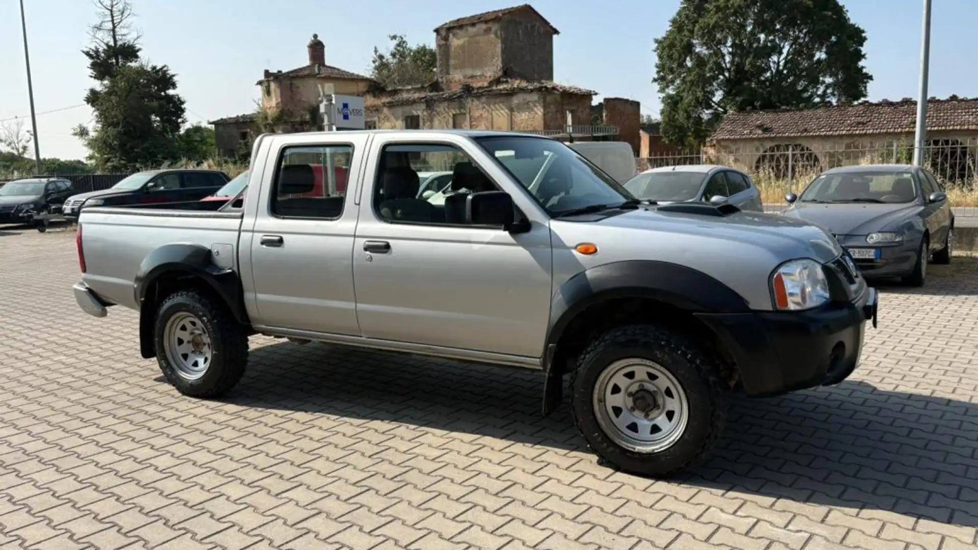 Nissan NP300 2.5 D 4p. Double Cab Efficient Szürke - 2