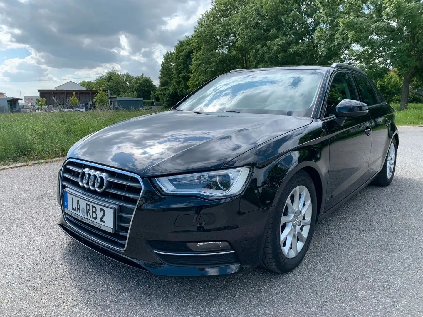 Audi A3 Sportback Navi Xenon Sitzheizung Tempomat Schwarz - 2