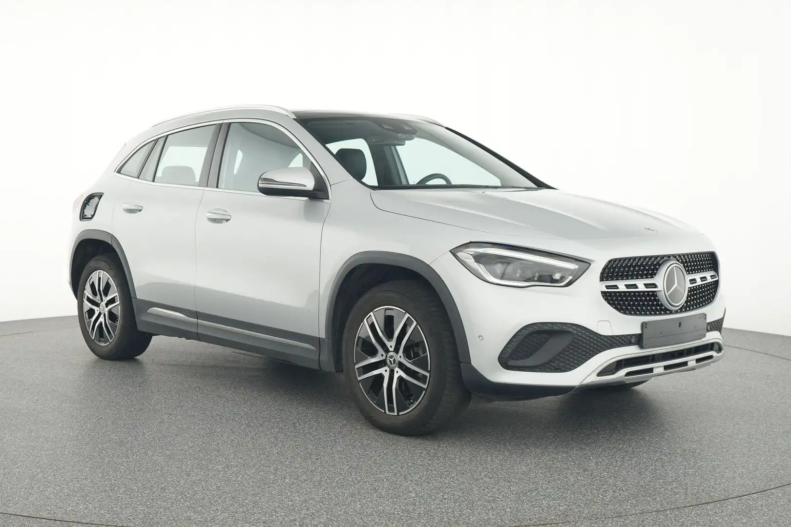 Mercedes-Benz GLA 250 e Luxury Line | Panoramisch Dak | Verwarmde Zetels Silber - 2