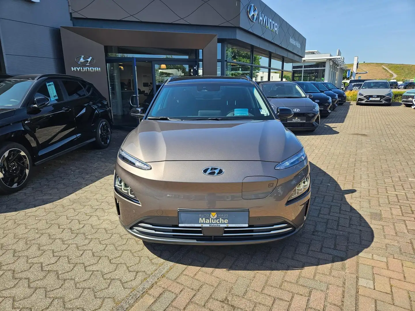 Hyundai KONA Elektro (150kW) TREND-Paket+Navi+Assistenz+Dachlac Bronze - 2