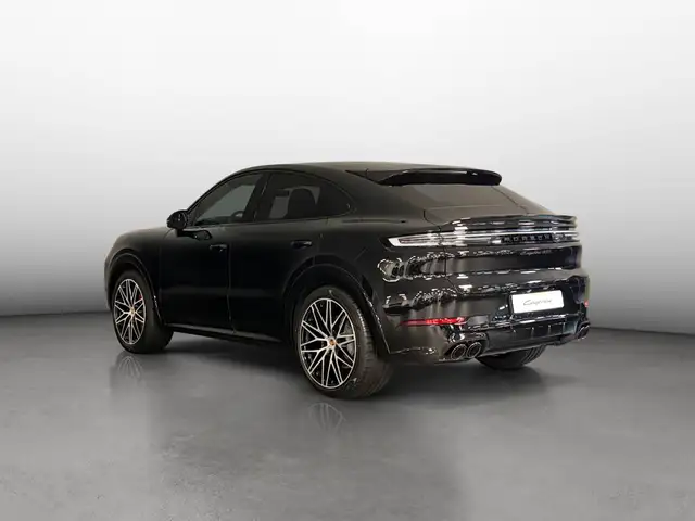 Porsche Cayenne view 3