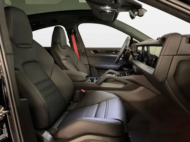 Porsche Cayenne view 14