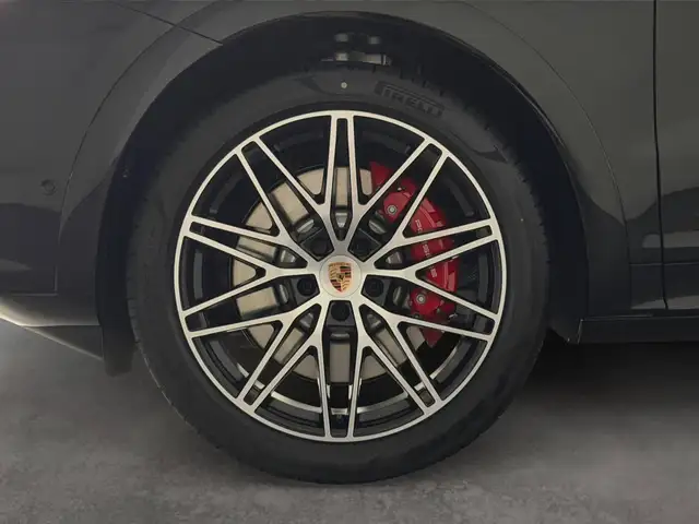 Porsche Cayenne view 9