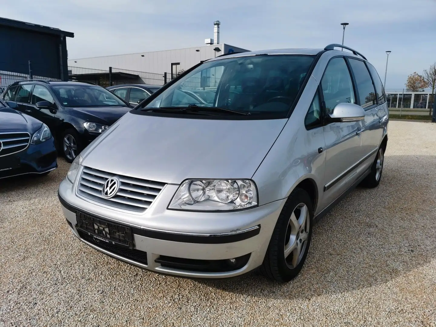 Volkswagen Sharan United 7 Sitze AHK TÜV 2/26 Silber - 1