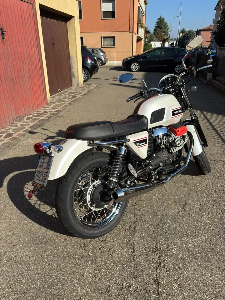 Moto Guzzi V7 Sport
