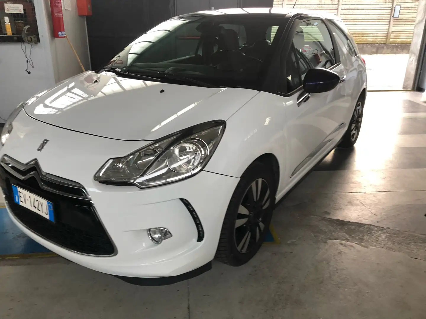 Citroen DS3 DS3 1.4 vti (airdream) Chic Gpl 95cv Bílá - 1