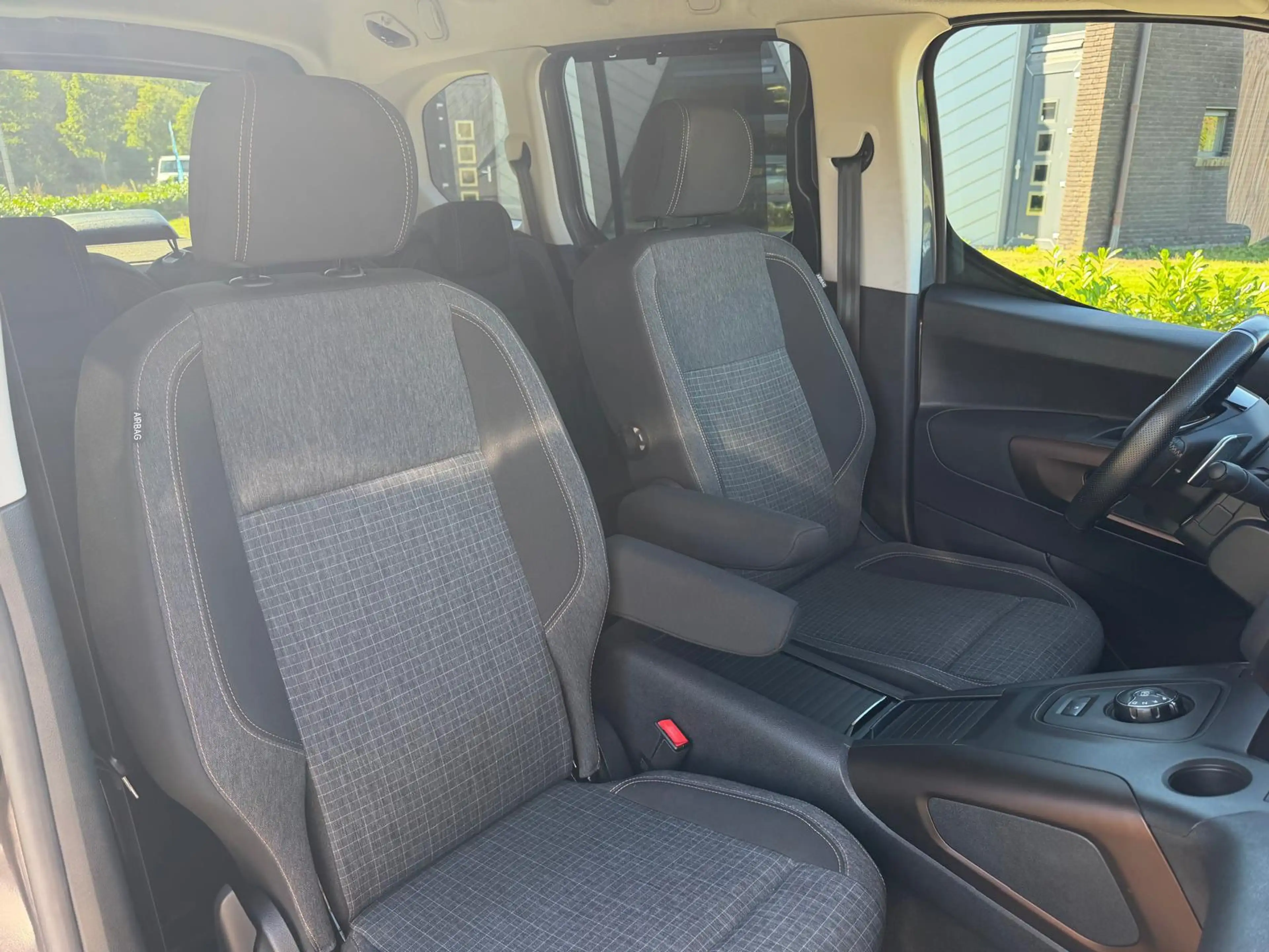 Peugeot Rifter 1.2 Puretech GT-Line | Automaat | — photo 8
