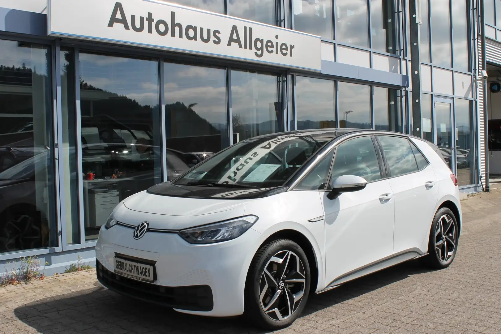Volkswagen ID.3 Pro Performance 150 kW *ACC/LED/Navi/LaneAssist* Weiß - 2