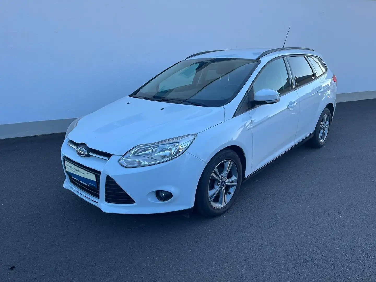 Ford Focus Traveller Easy 1,0 EcoBoost Weiß - 1