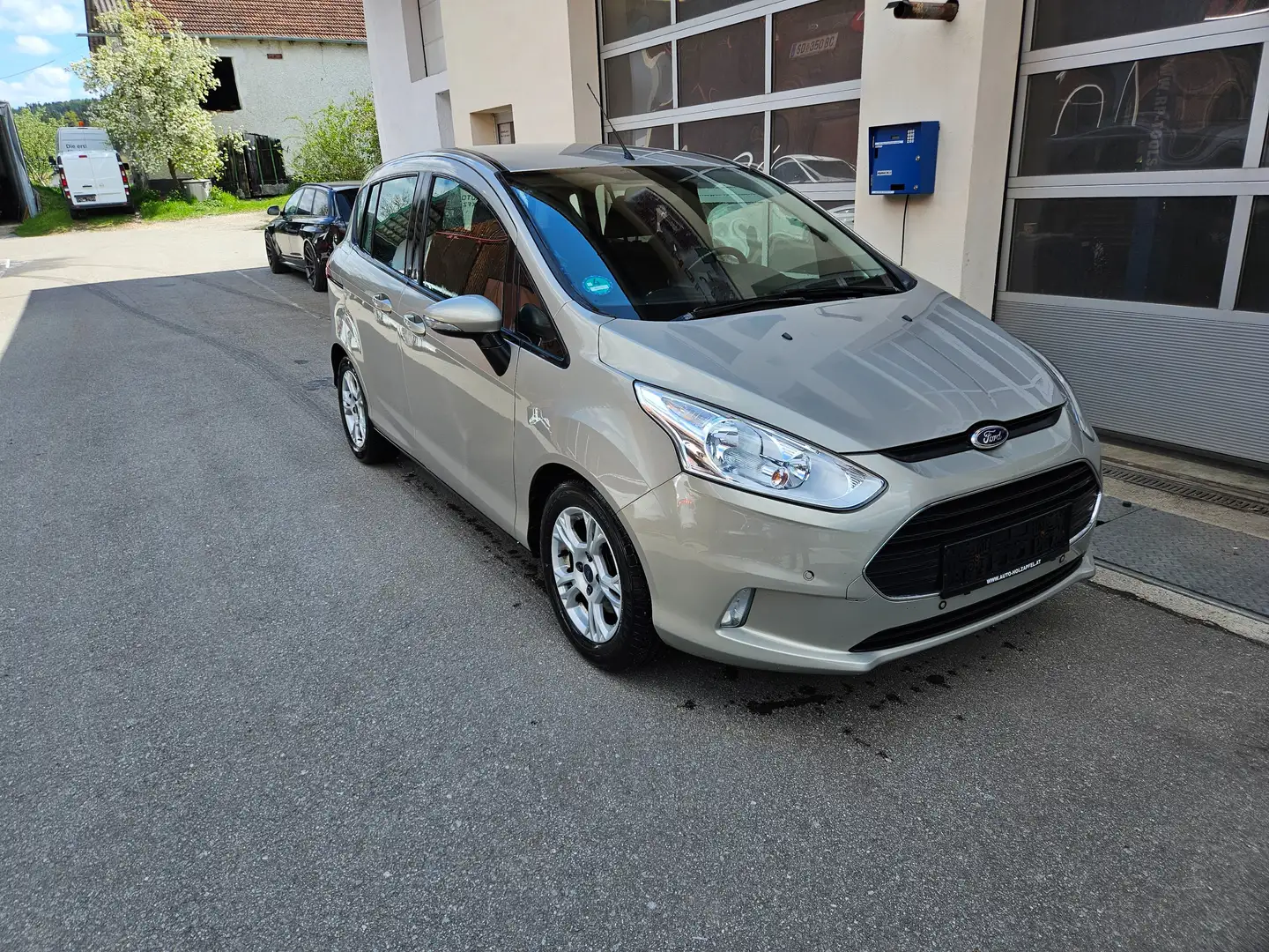Ford B-Max Sync Edition Beige - 1