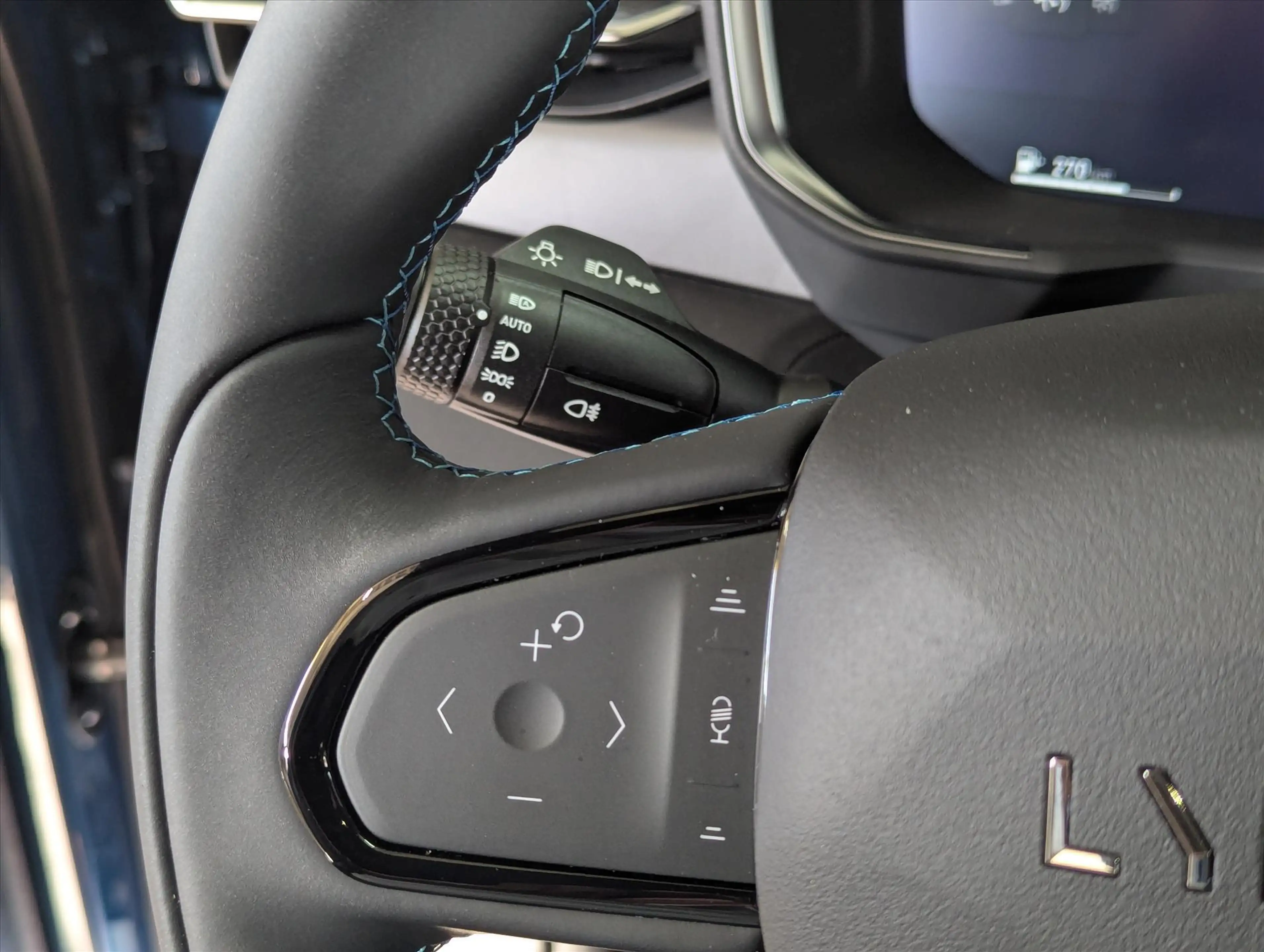 Lynk & Co 01 1.5TD 261pk PHEV 1.5 Aut *Zwarte hemel/360 Camera/ — photo 14