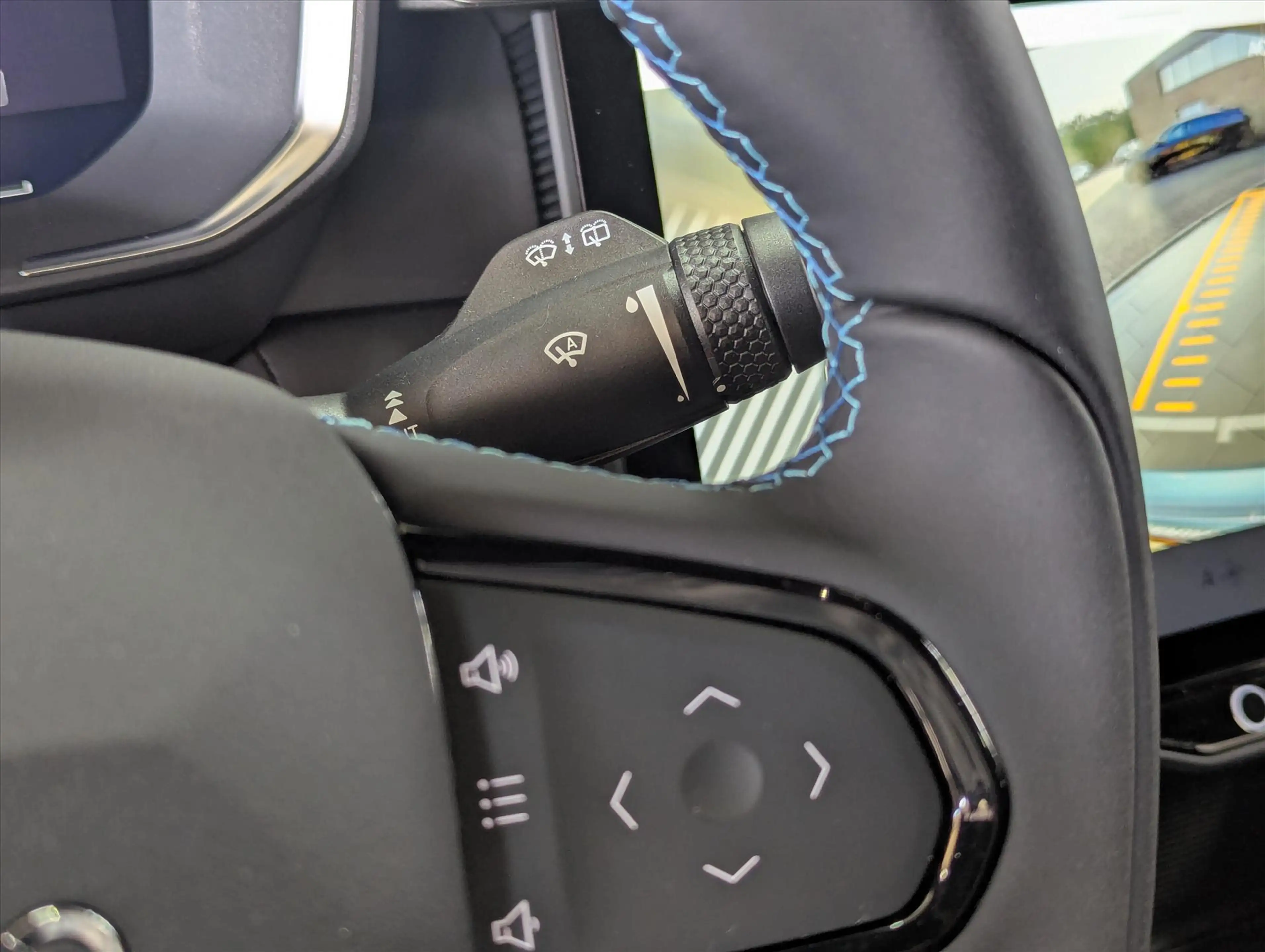 Lynk & Co 01 1.5TD 261pk PHEV 1.5 Aut *Zwarte hemel/360 Camera/ — photo 15