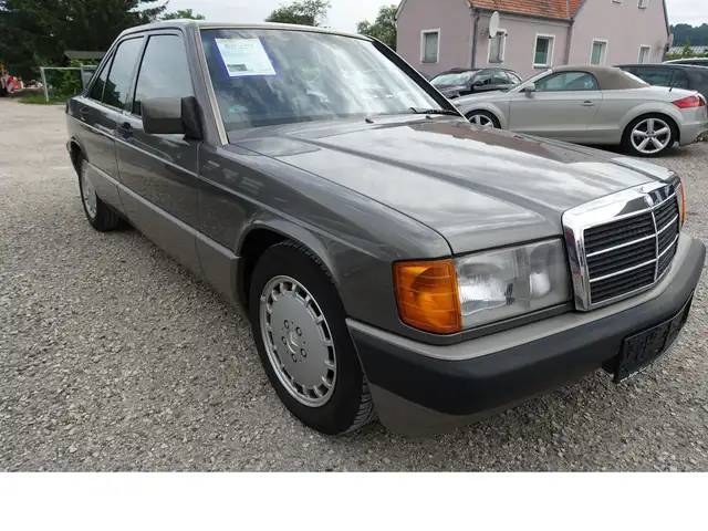 Mercedes-Benz 190 E 2.3 H-Kennz. Oldtimer eSHSD Verschl-t. neu gt Zu