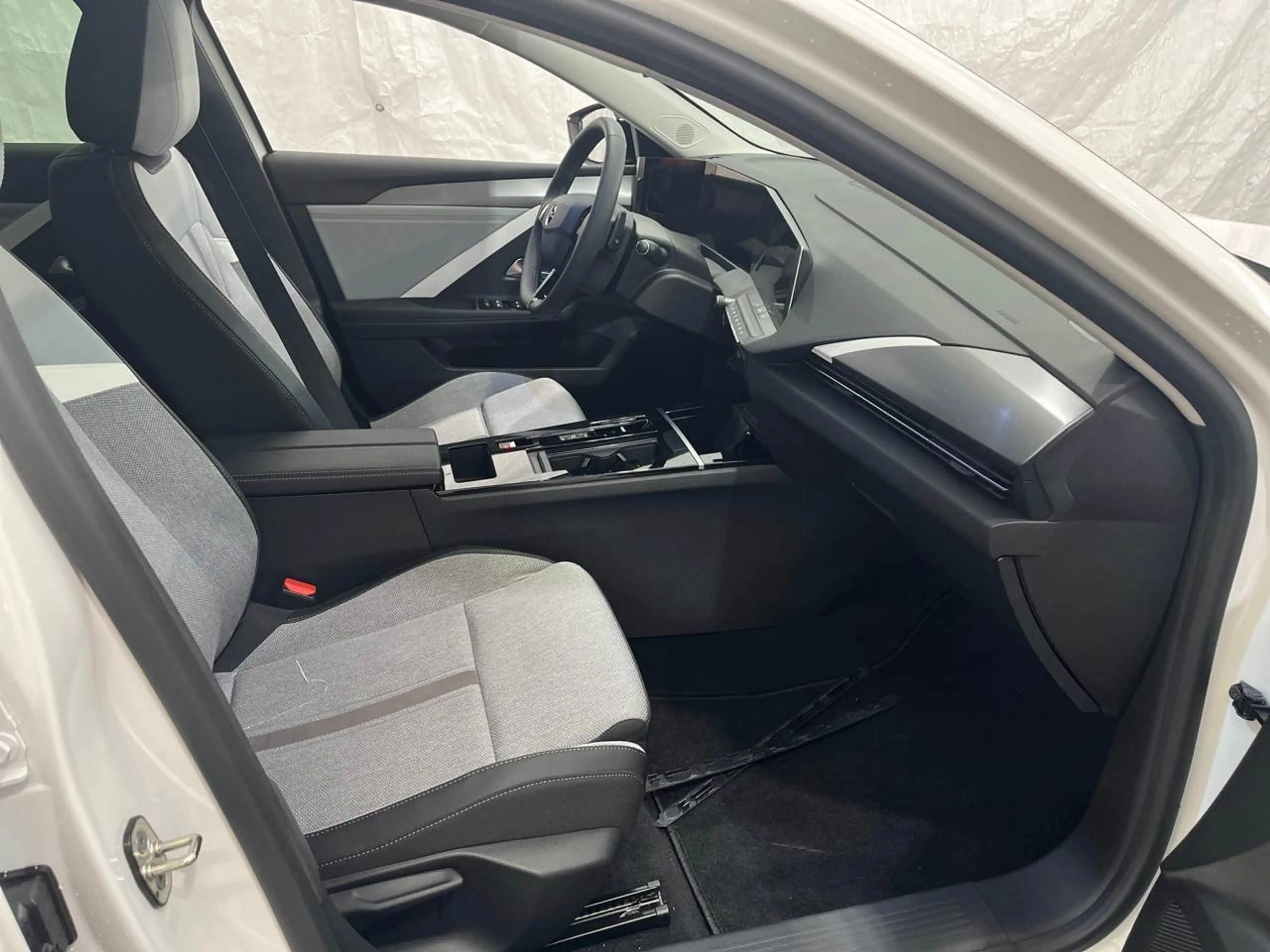Opel Astra L 1.5 D Elegance Key Lane Navi RKam AUT — photo 10
