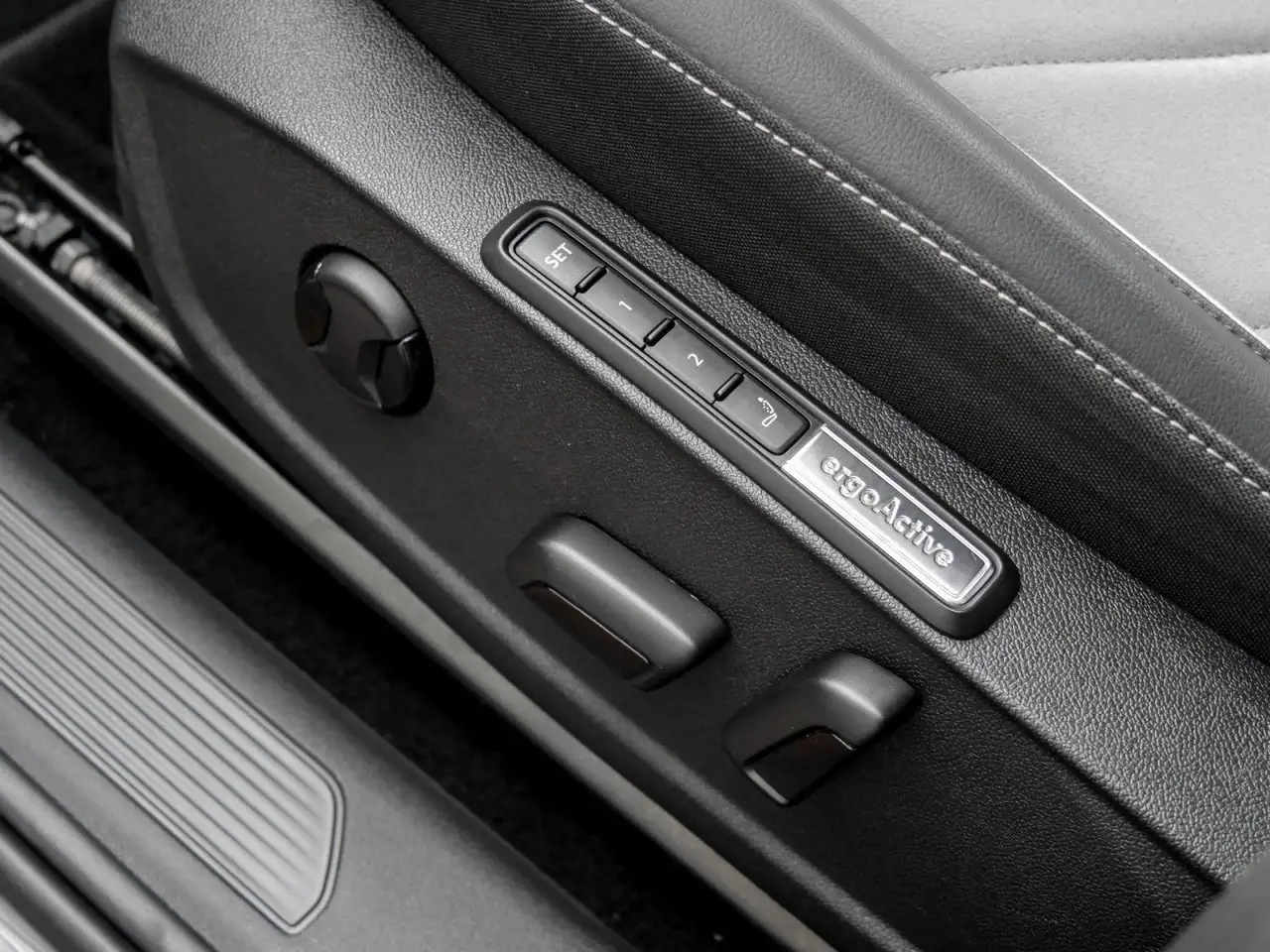 Volkswagen ID.3 Pro ACC NAVI CarPlay RÜCKKAMERA AHK FÜR FAH, миниатюра 12