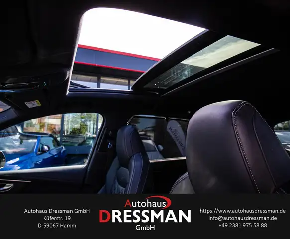 Audi Q7 view 11
