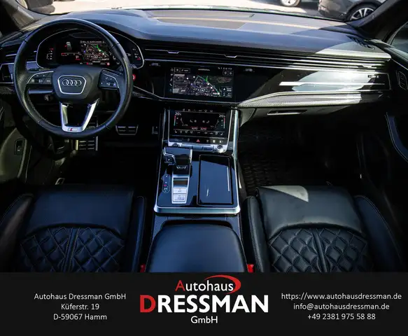 Audi Q7 view 14