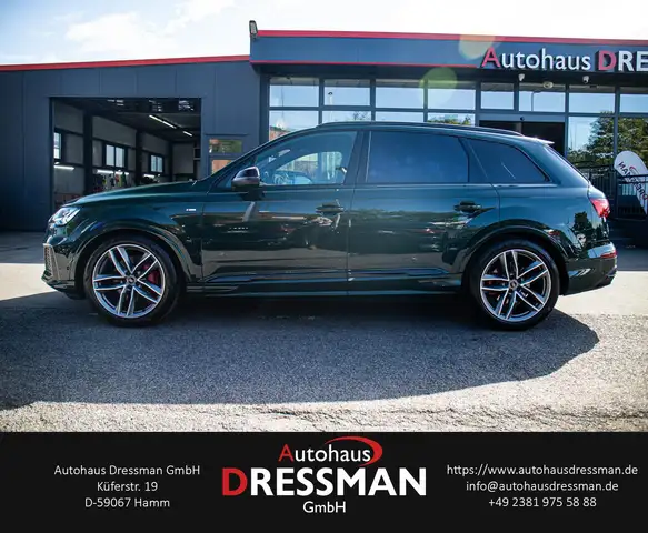 Audi Q7 view 7
