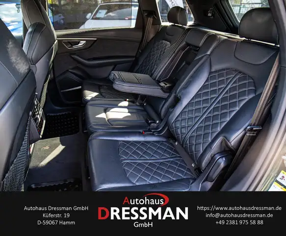 Audi Q7 view 13