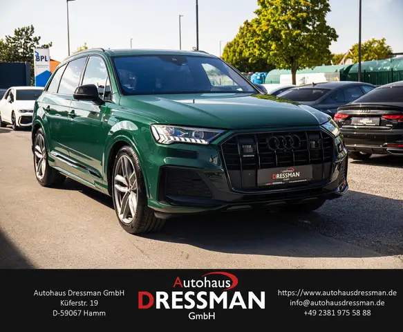 Audi Q7 view 3