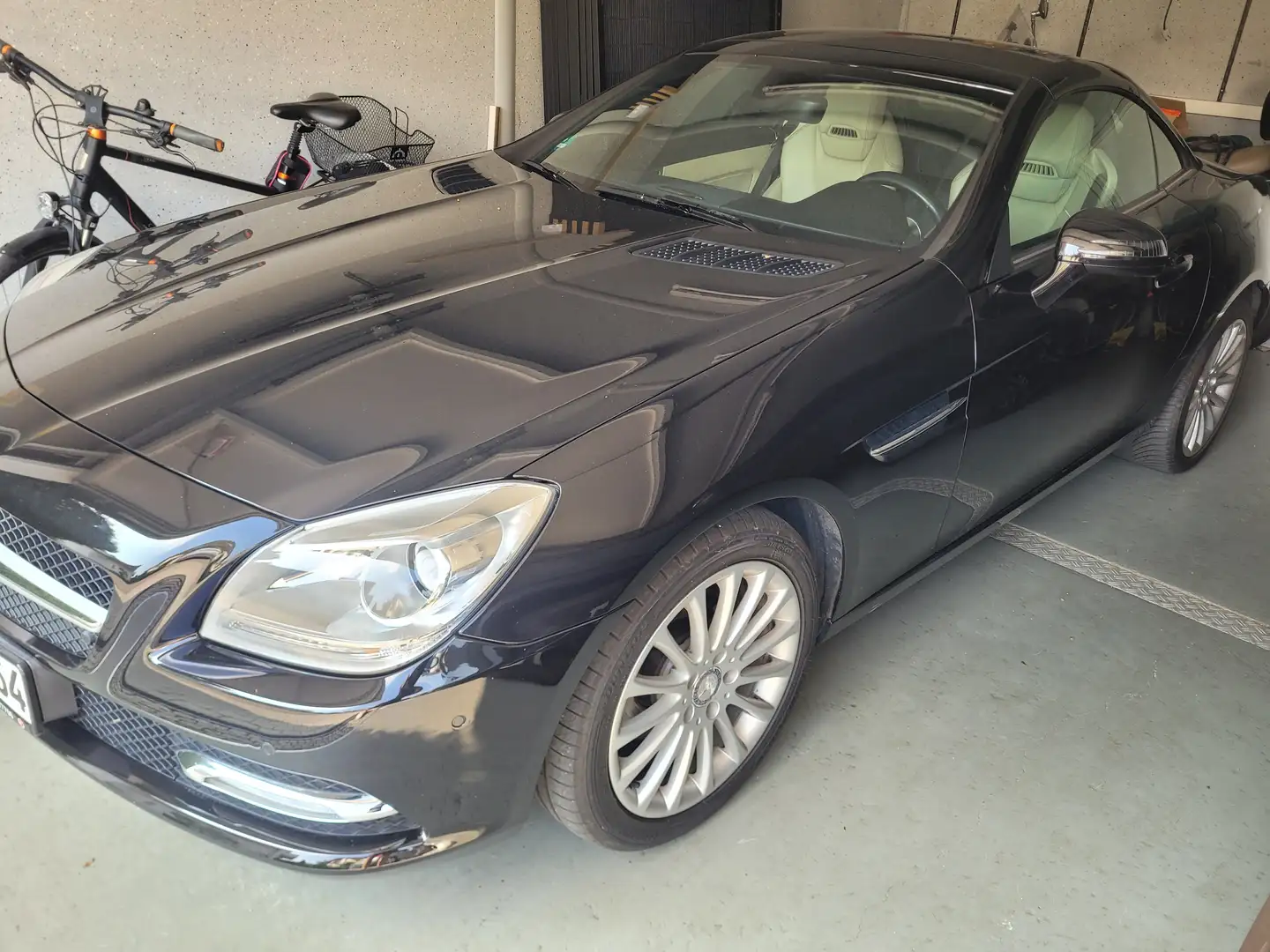 Mercedes-Benz SLK 200 SLK 200 BlueEFFICIENCYRoadster pur Schwarz - 1