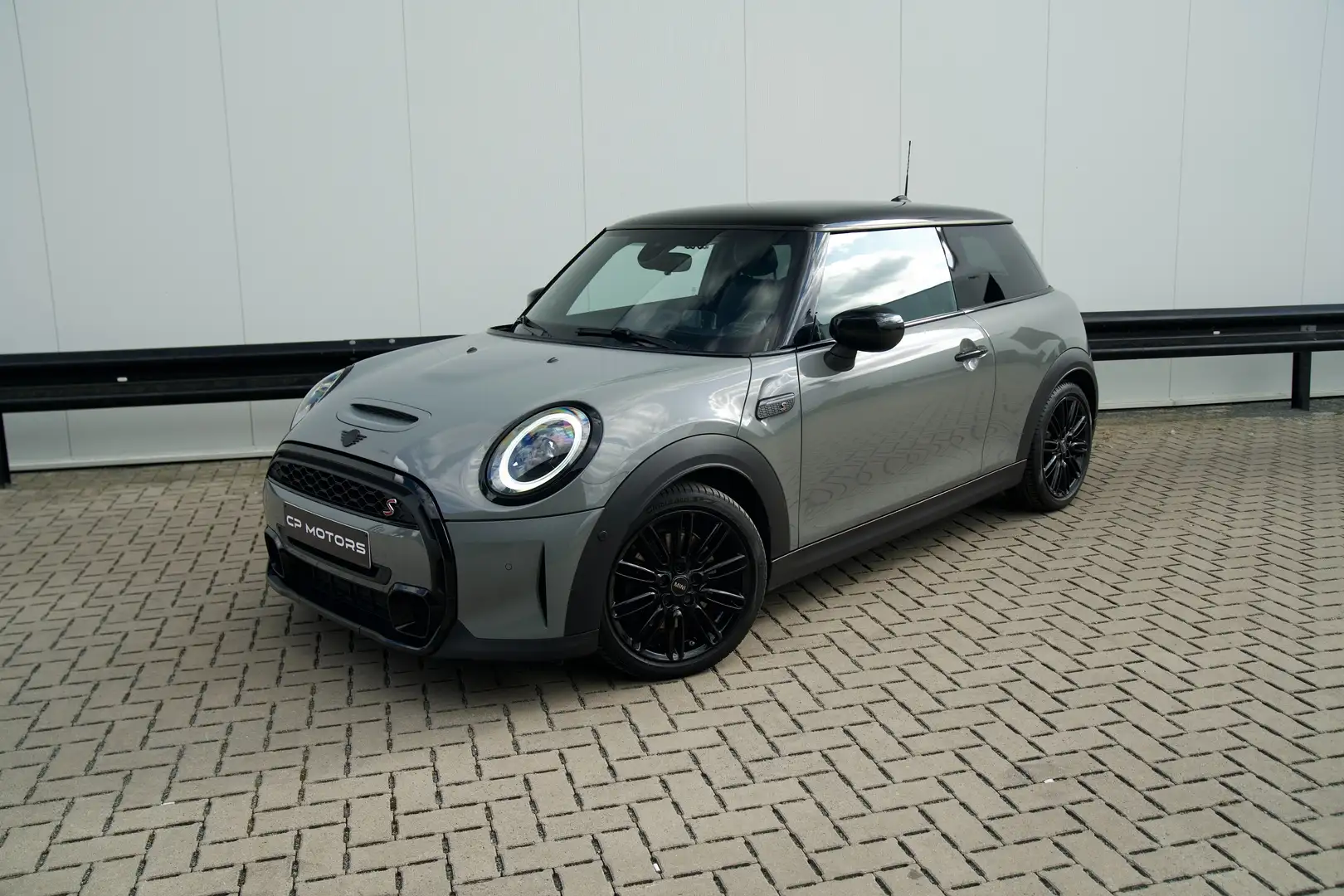 MINI Cooper S 3-DEURS | H&K | ACC | HUD | CAMERA | AUTOMAAT Grijs - 1