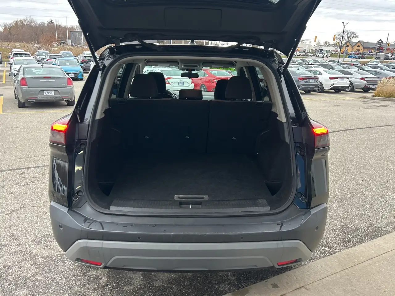 Nissan Rogue снимка Nissan Rogue