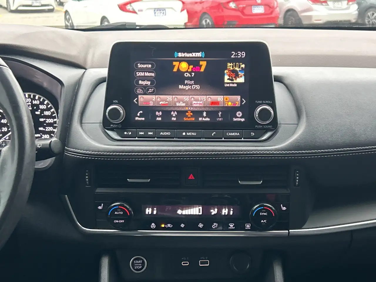 Nissan Rogue снимка Nissan Rogue