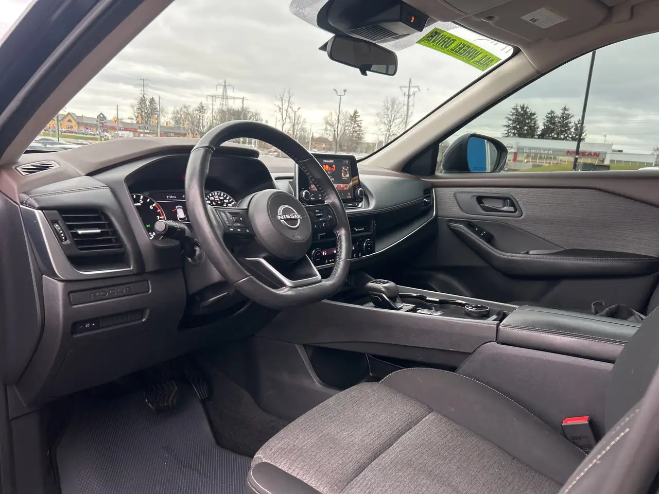Nissan Rogue снимка Nissan Rogue