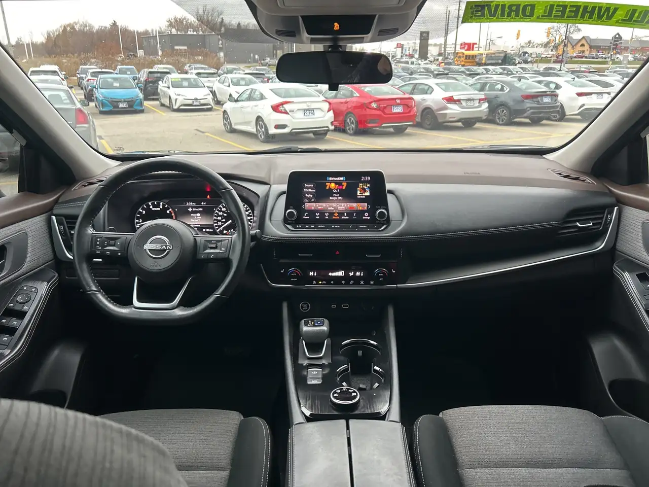 Nissan Rogue снимка Nissan Rogue