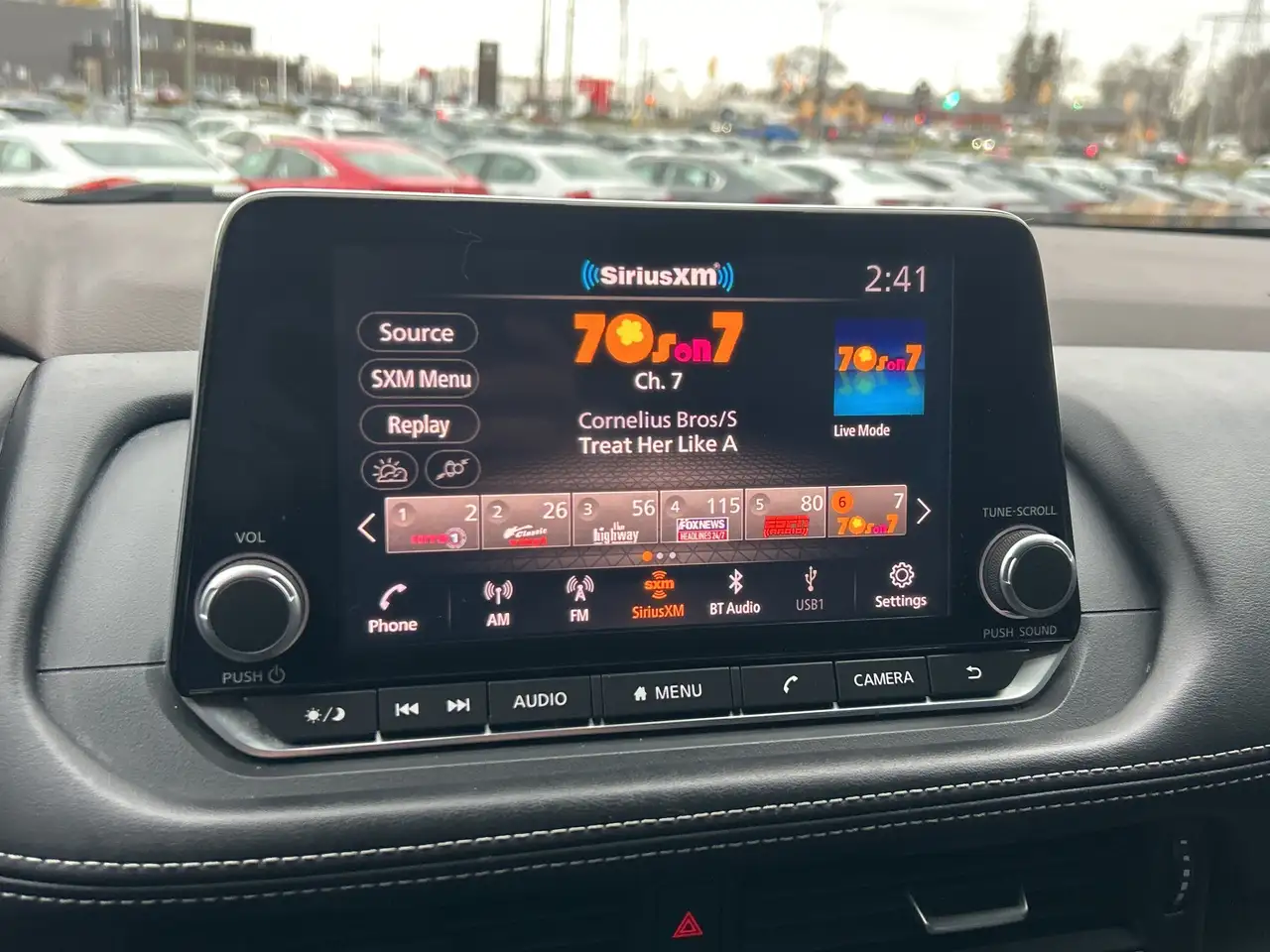 Nissan Rogue снимка Nissan Rogue