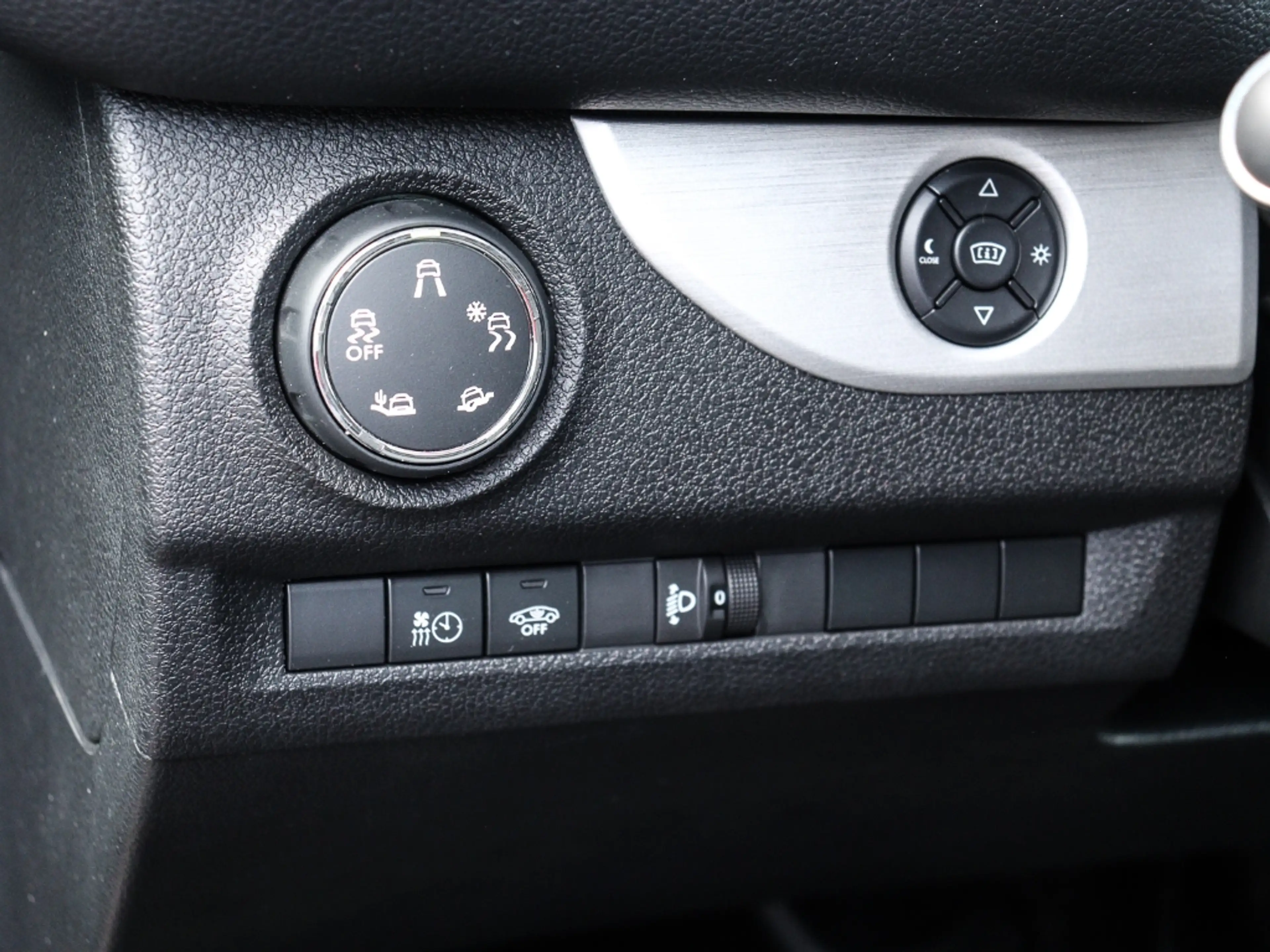 Opel Zafira Life Tourer M LEDER NAVI HUD StandHZG AHK-abnehmba — photo 12
