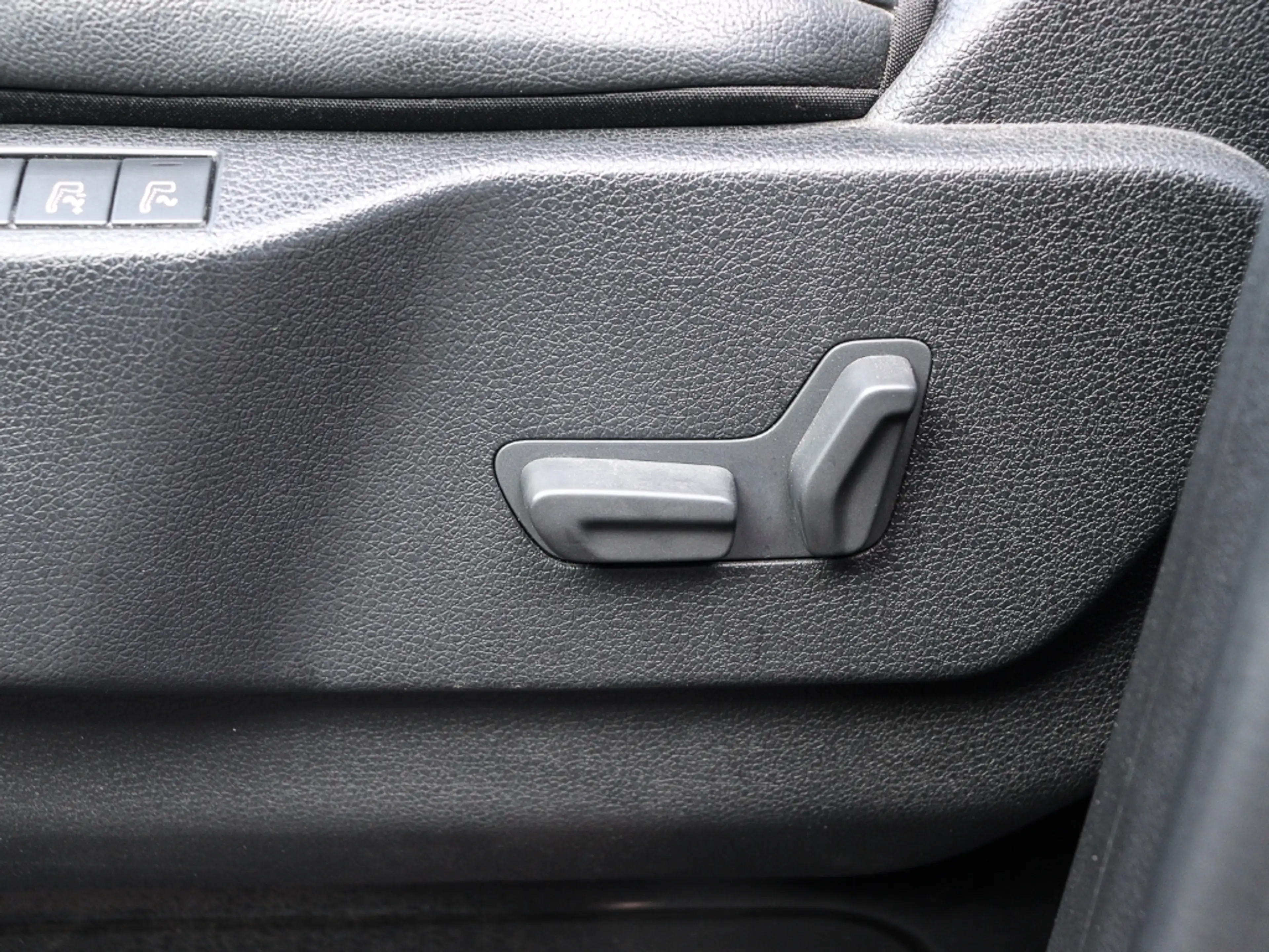 Opel Zafira Life Tourer M LEDER NAVI HUD StandHZG AHK-abnehmba — photo 15