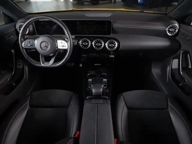 Mercedes-Benz CLA view 13