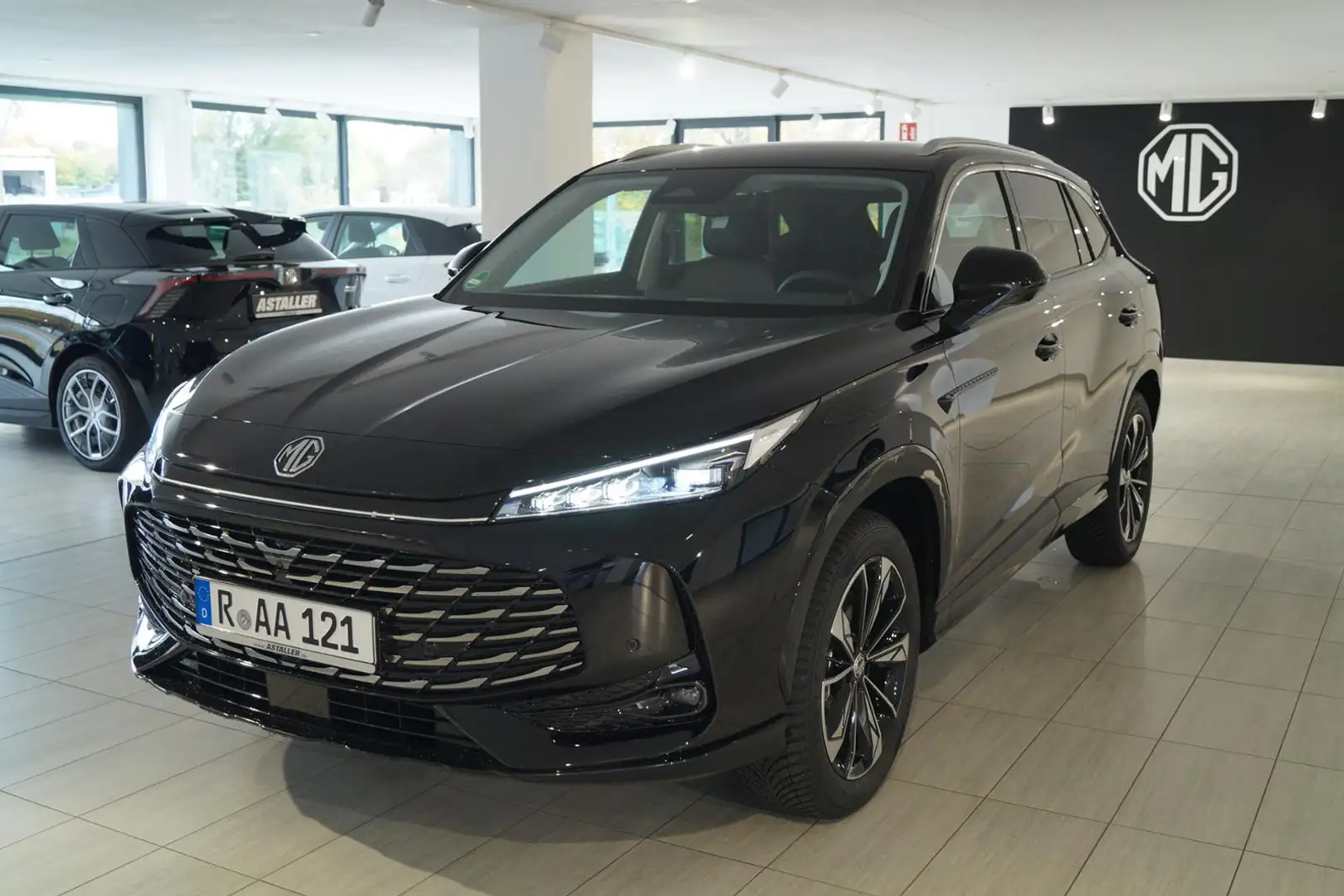 MG HS Hybrid+ Luxury 360°+LED+SHZ+Fahrass+Distr Schwarz - 2