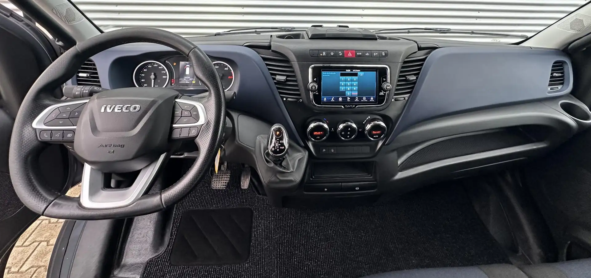 Iveco Daily 35C18 3.0 Automaat Mooie uitvoering Zeer netjes! Grijs - 2