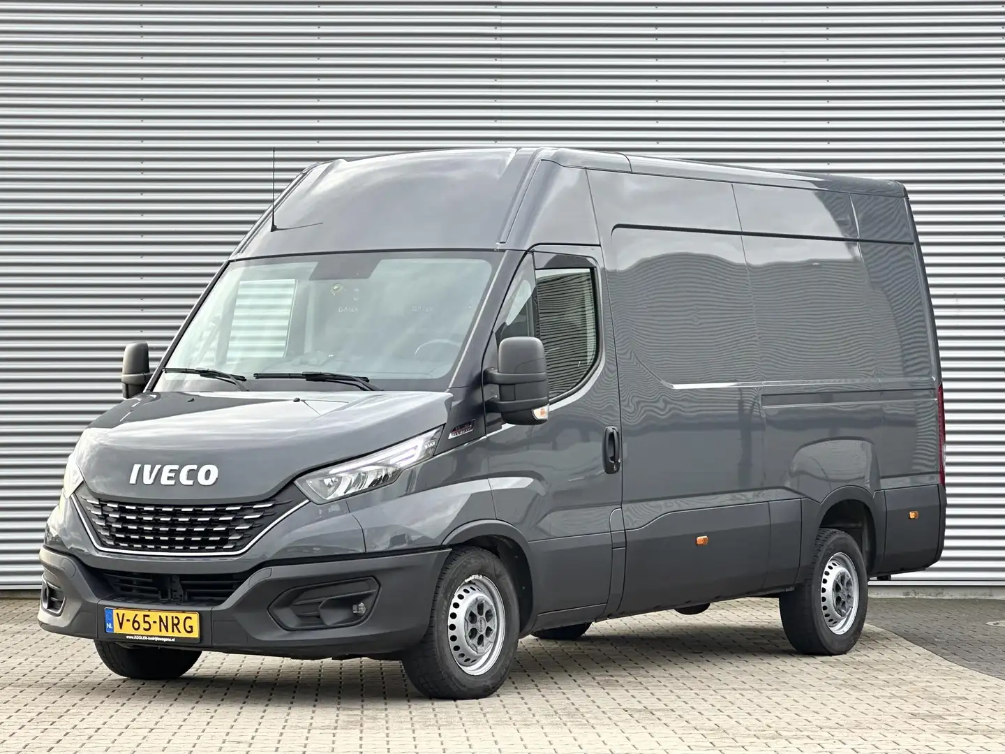 Iveco Daily 35C18 3.0 Automaat Mooie uitvoering Zeer netjes! Grijs - 1